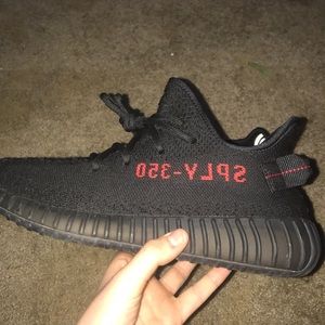 Yeezy 350 V2 Bred